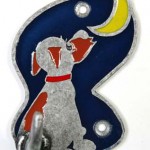 Dog Barking at the Moon Leash Hook